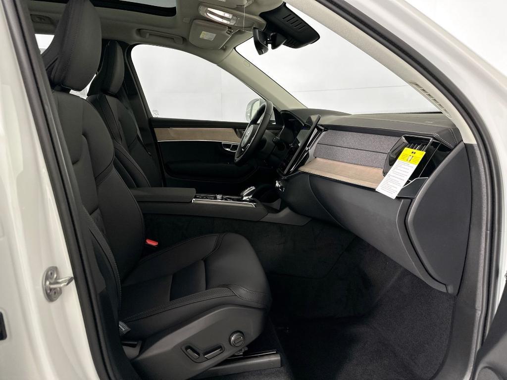 new 2025 Volvo XC90 car, priced at $69,155