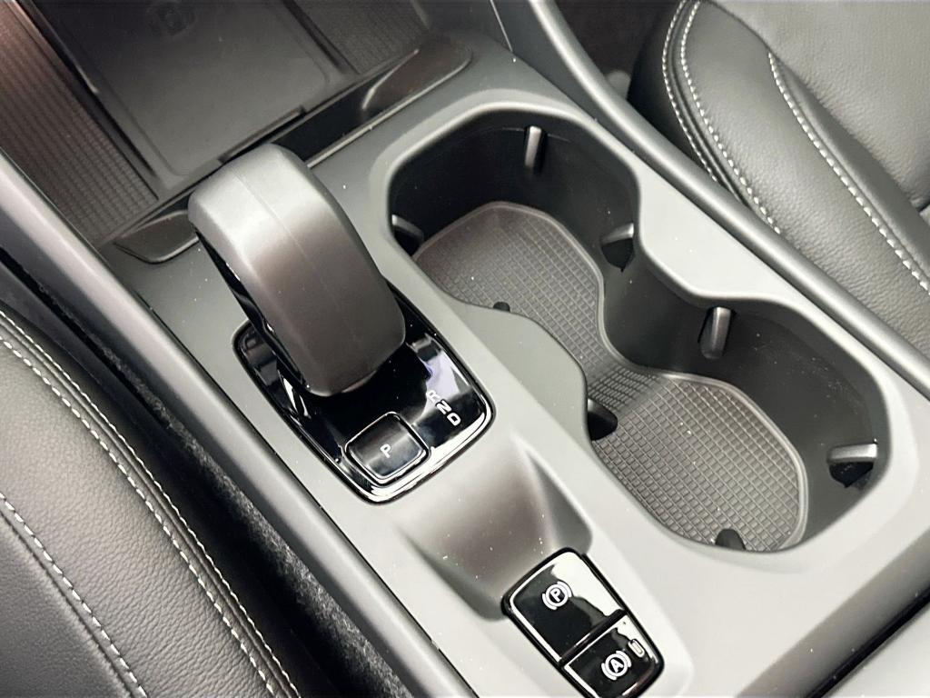 new 2025 Volvo XC40 car, priced at $41,465