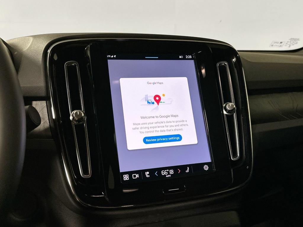 used 2023 Volvo C40 Recharge Pure Electric car, priced at $24,215