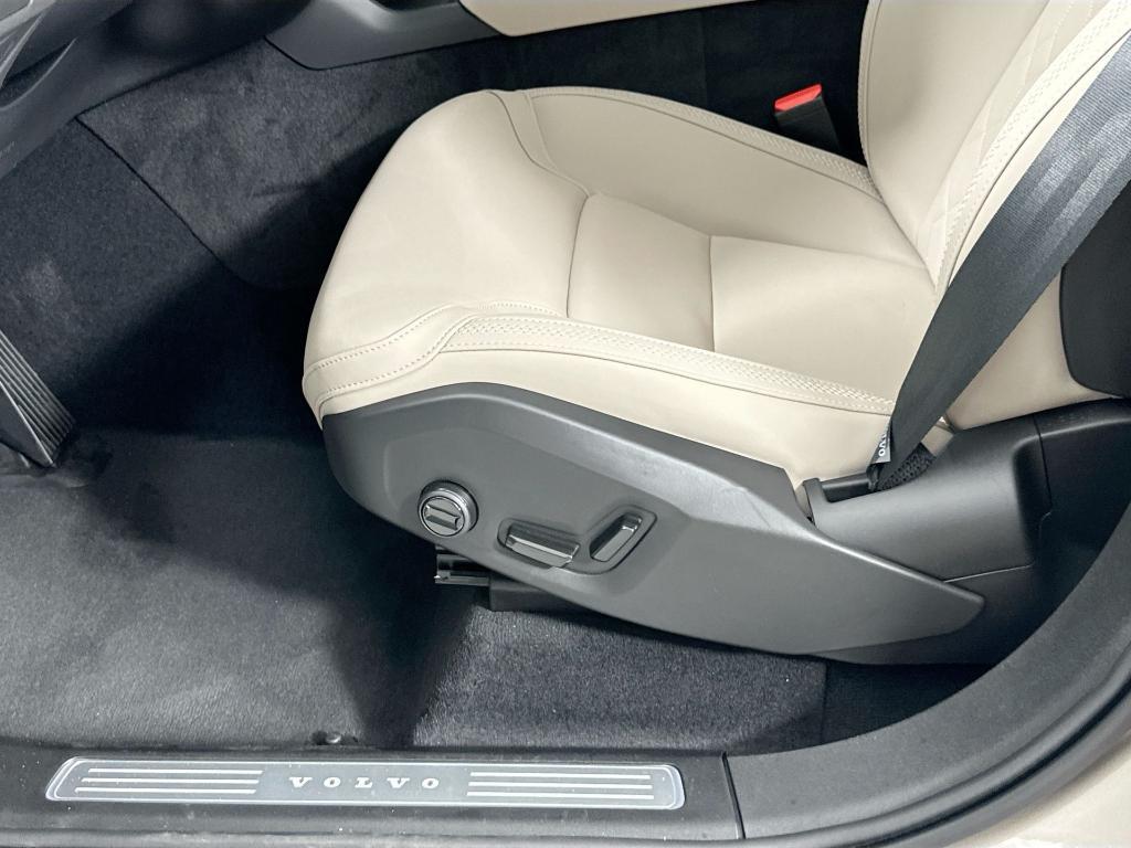 new 2026 Volvo XC90 car, priced at $68,570