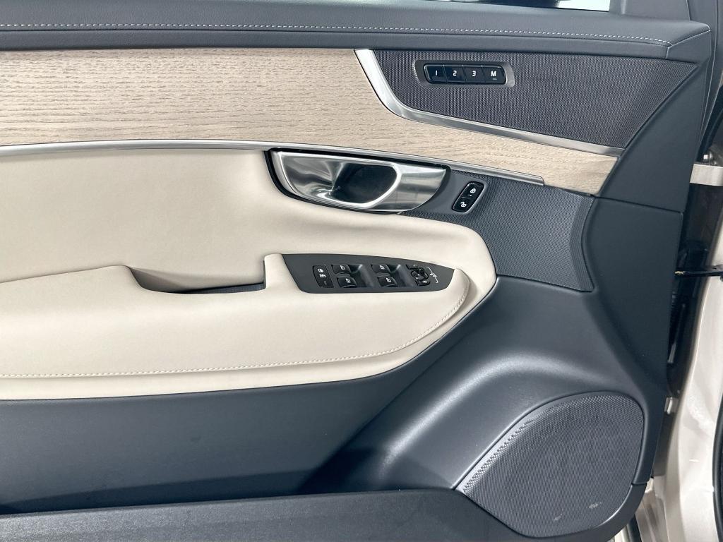 new 2026 Volvo XC90 car, priced at $68,570