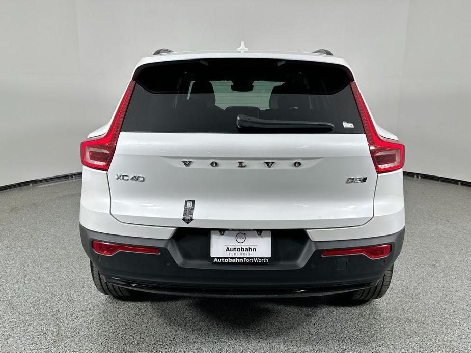 new 2025 Volvo XC40 car, priced at $46,815