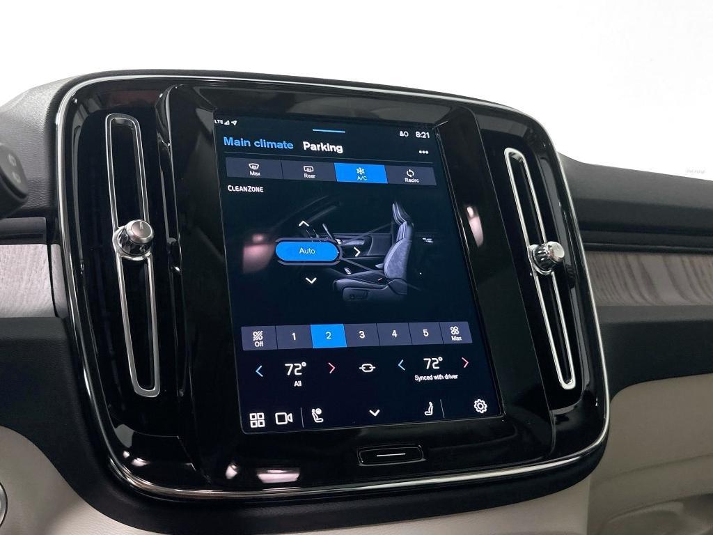 new 2025 Volvo XC40 car, priced at $41,451