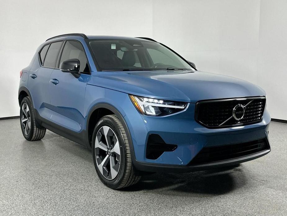 new 2024 Volvo XC40 car, priced at $42,491