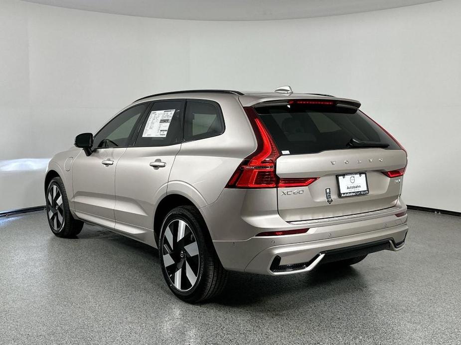 new 2025 Volvo XC60 Plug-In Hybrid car