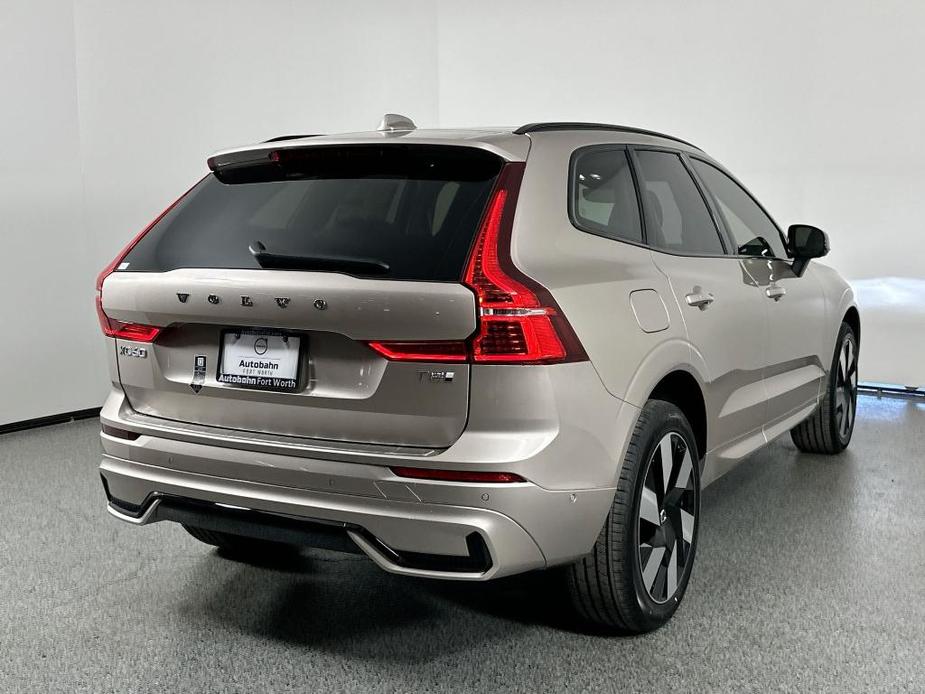 new 2025 Volvo XC60 Plug-In Hybrid car