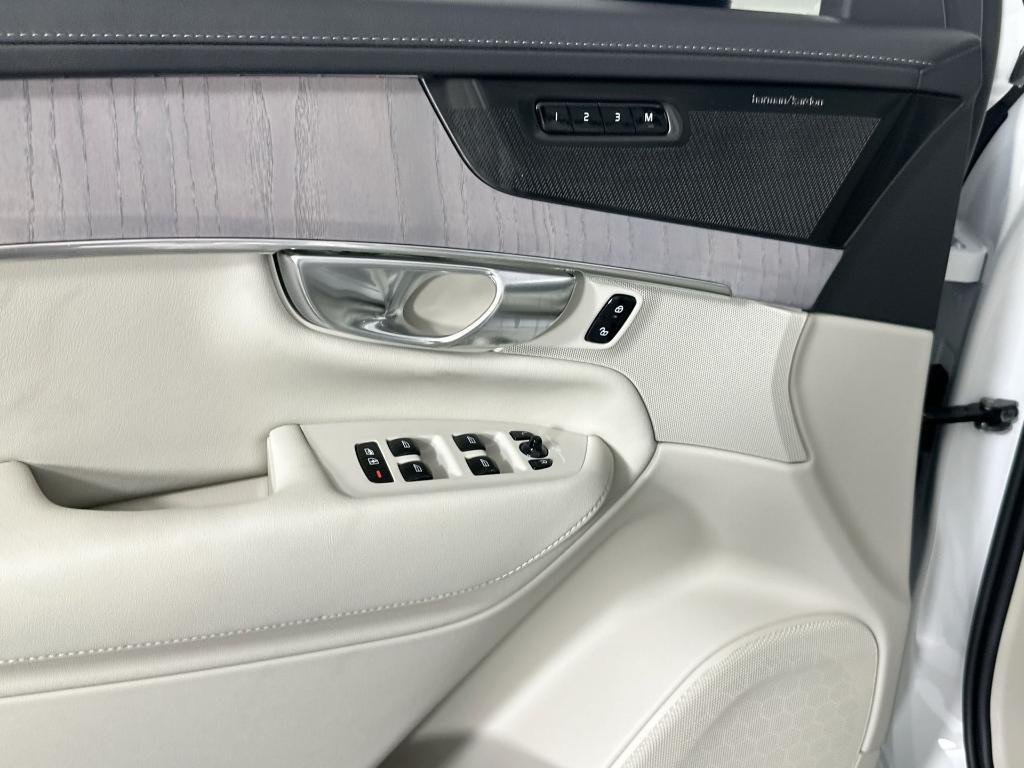 new 2026 Volvo XC90 car, priced at $75,155