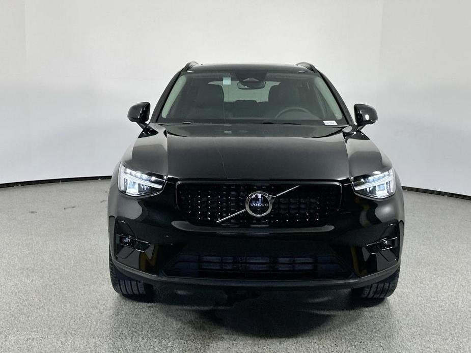 new 2025 Volvo XC40 car