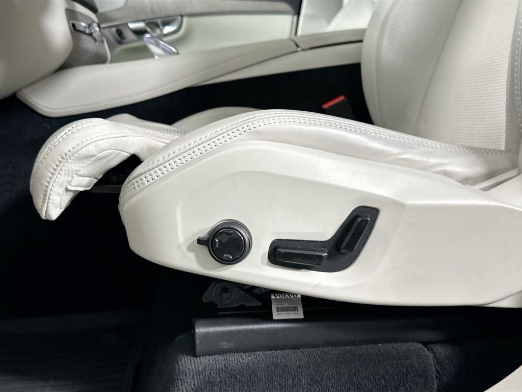 used 2023 Volvo XC90 Recharge Plug-In Hybrid car, priced at $58,899