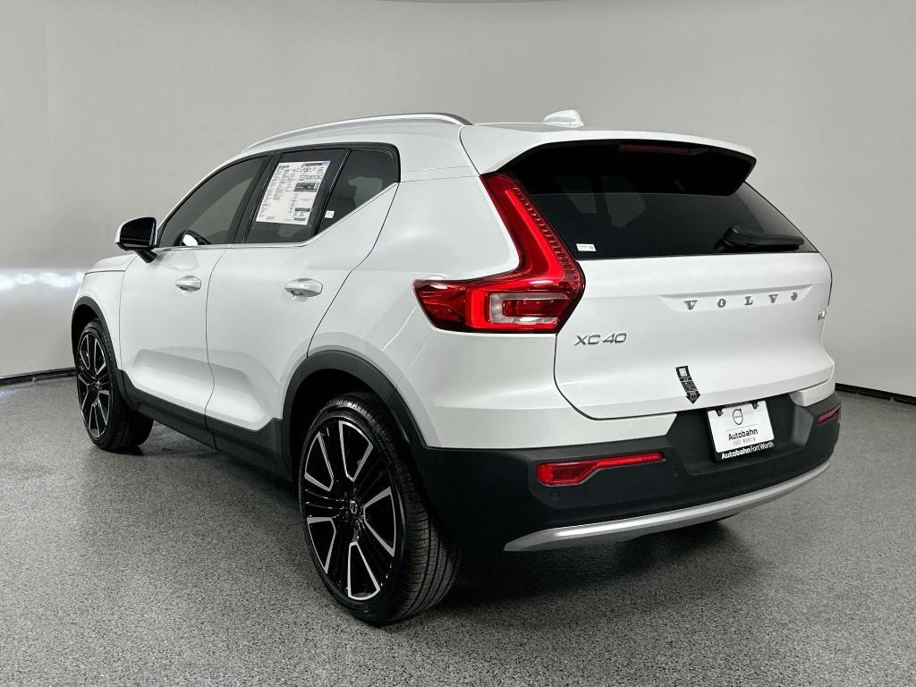 new 2025 Volvo XC40 car, priced at $52,491