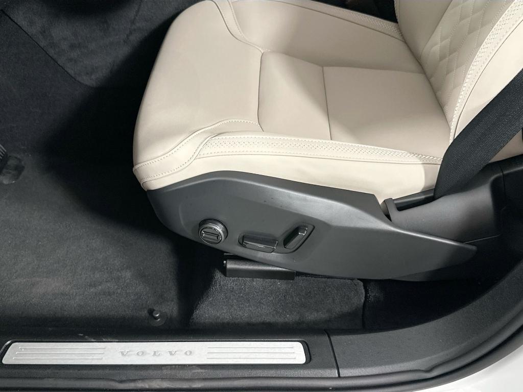 new 2026 Volvo XC60 car, priced at $60,155