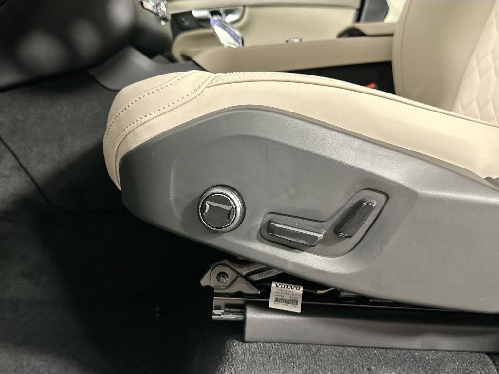 new 2025 Volvo XC90 Plug-In Hybrid car, priced at $78,805