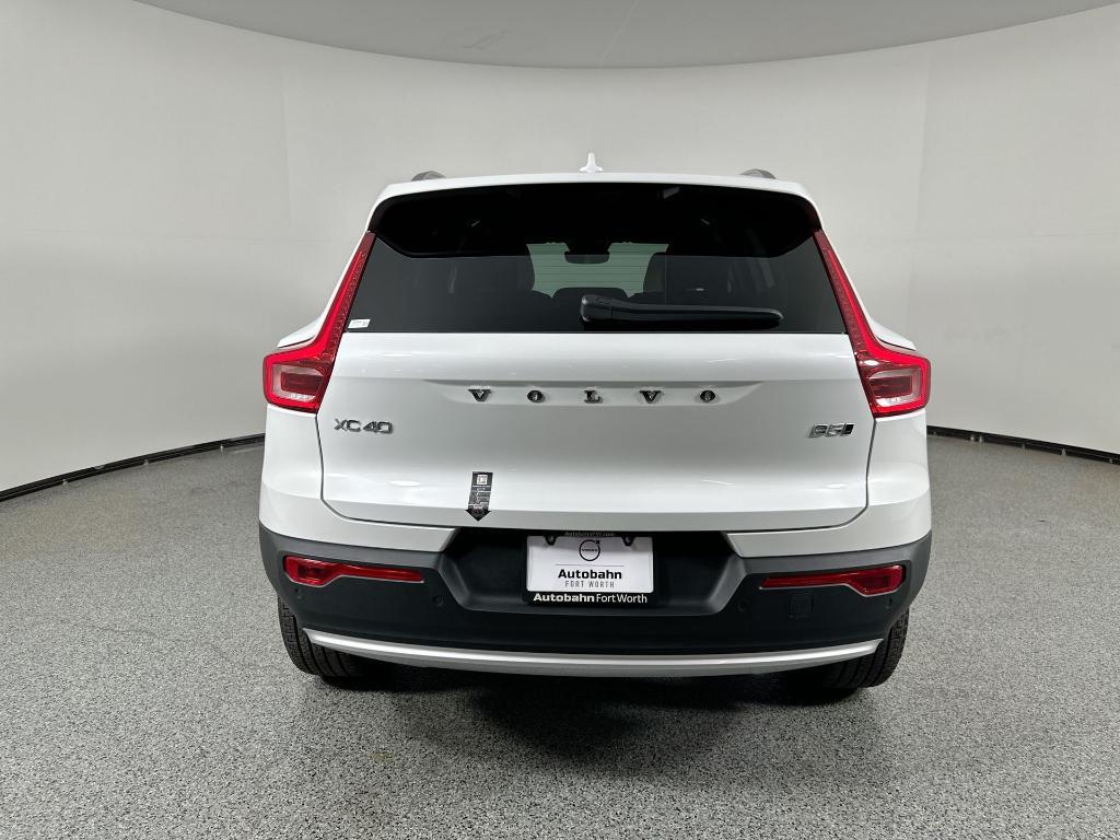 new 2025 Volvo XC40 car, priced at $46,991