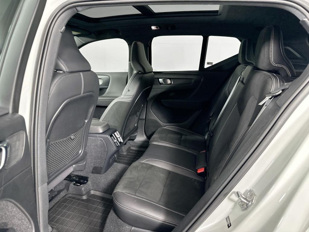 used 2021 Volvo XC40 car, priced at $28,991