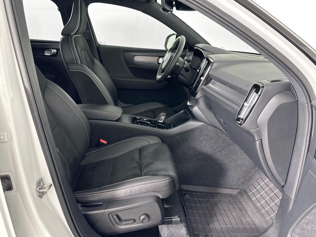 used 2021 Volvo XC40 car, priced at $28,991