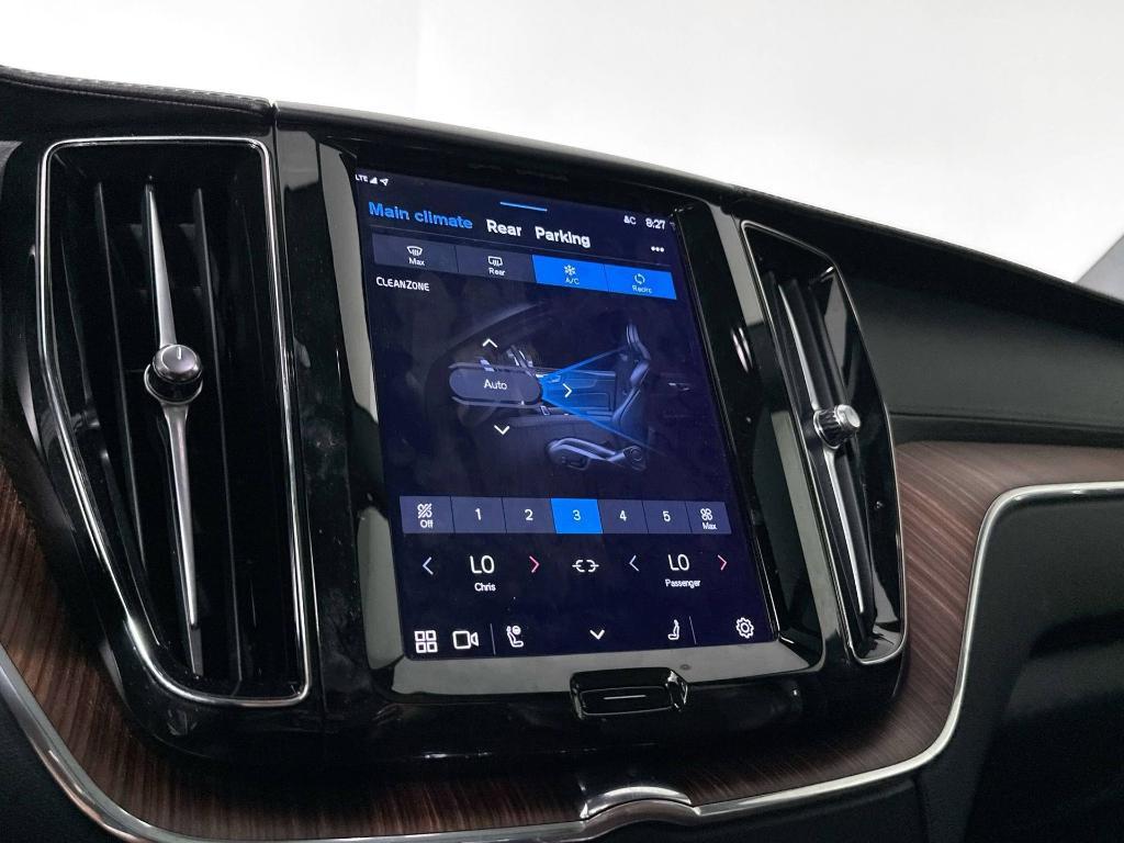 used 2023 Volvo XC60 car, priced at $30,124