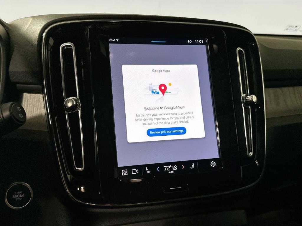 new 2025 Volvo XC40 car, priced at $44,485