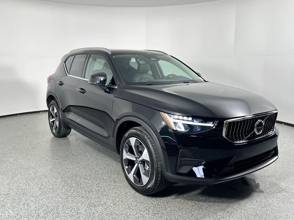 new 2025 Volvo XC40 car, priced at $44,485