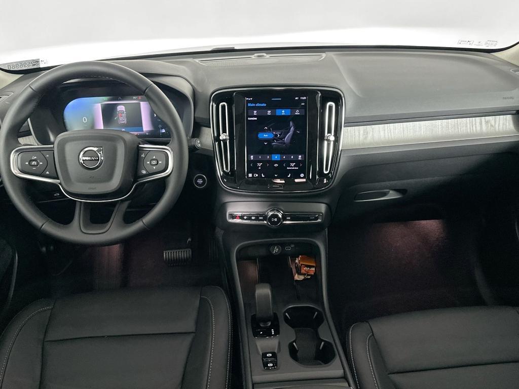 new 2025 Volvo XC40 car, priced at $45,485