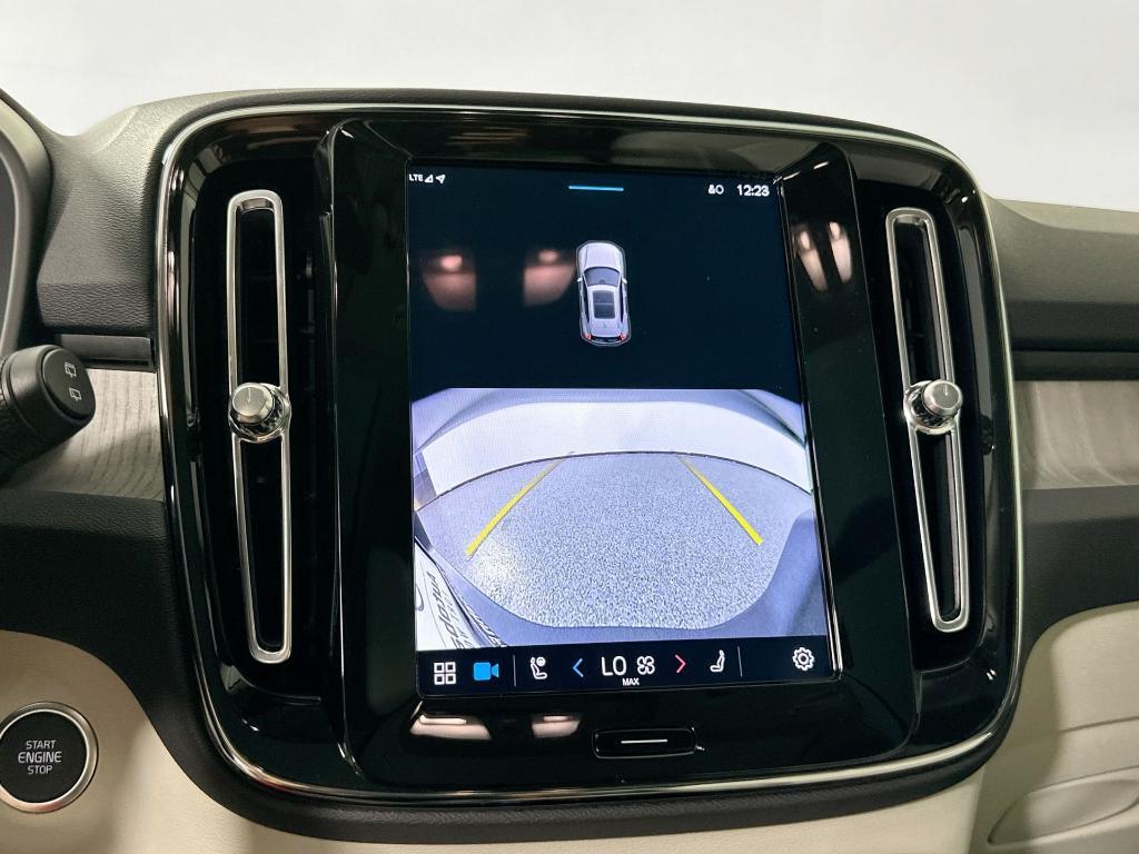 new 2025 Volvo XC40 car, priced at $47,315