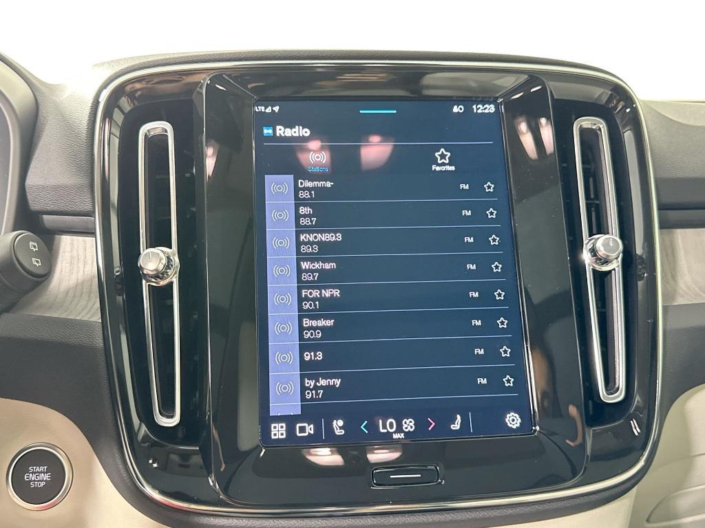 new 2025 Volvo XC40 car, priced at $47,315