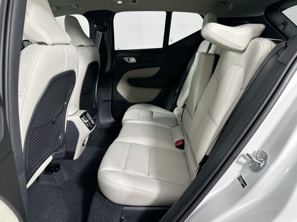 new 2025 Volvo XC40 car, priced at $47,315