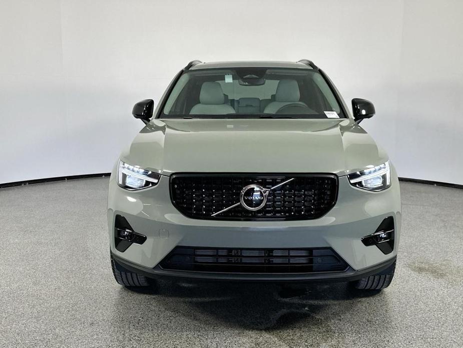 new 2025 Volvo XC40 car, priced at $46,815