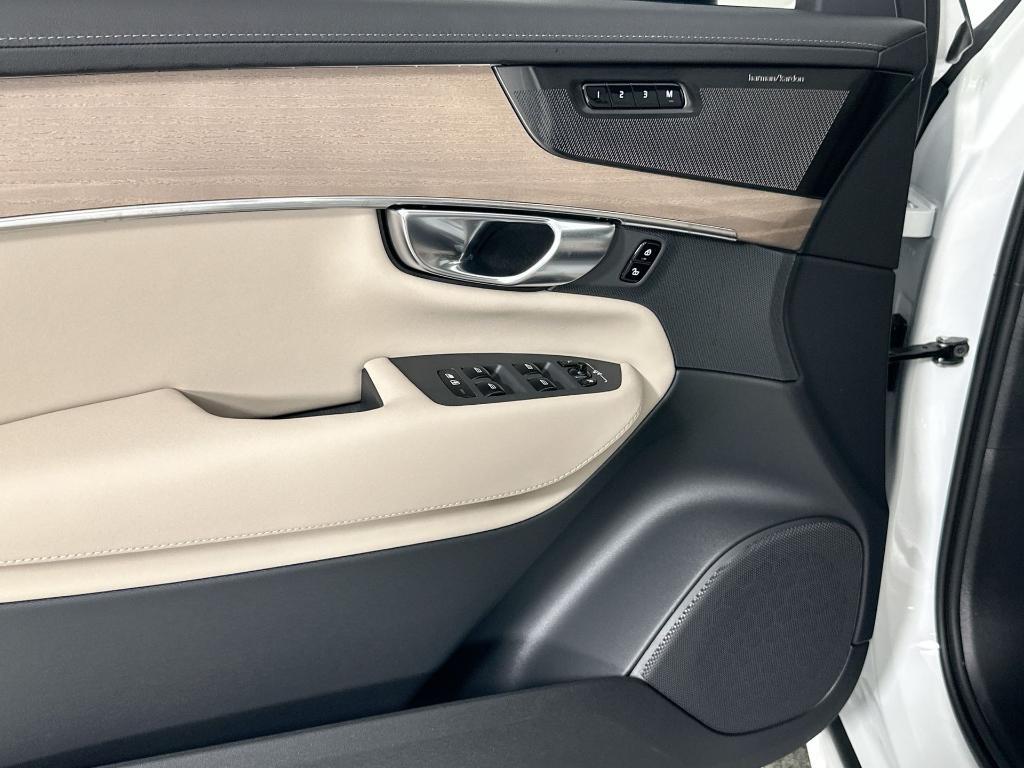 new 2026 Volvo XC90 car, priced at $72,625