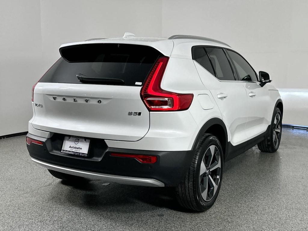 new 2025 Volvo XC40 car, priced at $43,965