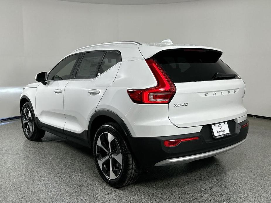 new 2025 Volvo XC40 car, priced at $43,965