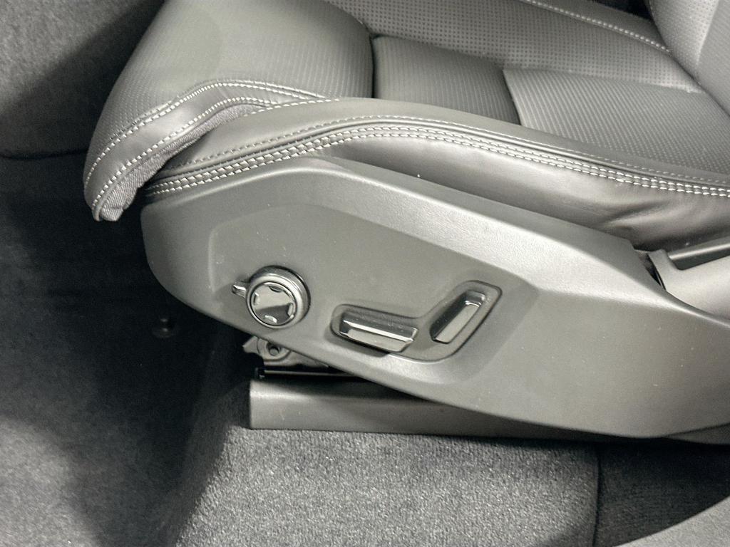 new 2025 Volvo XC90 Plug-In Hybrid car, priced at $81,405