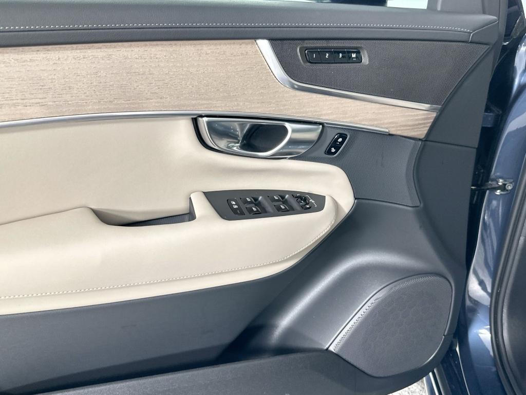 new 2026 Volvo XC90 car, priced at $68,950