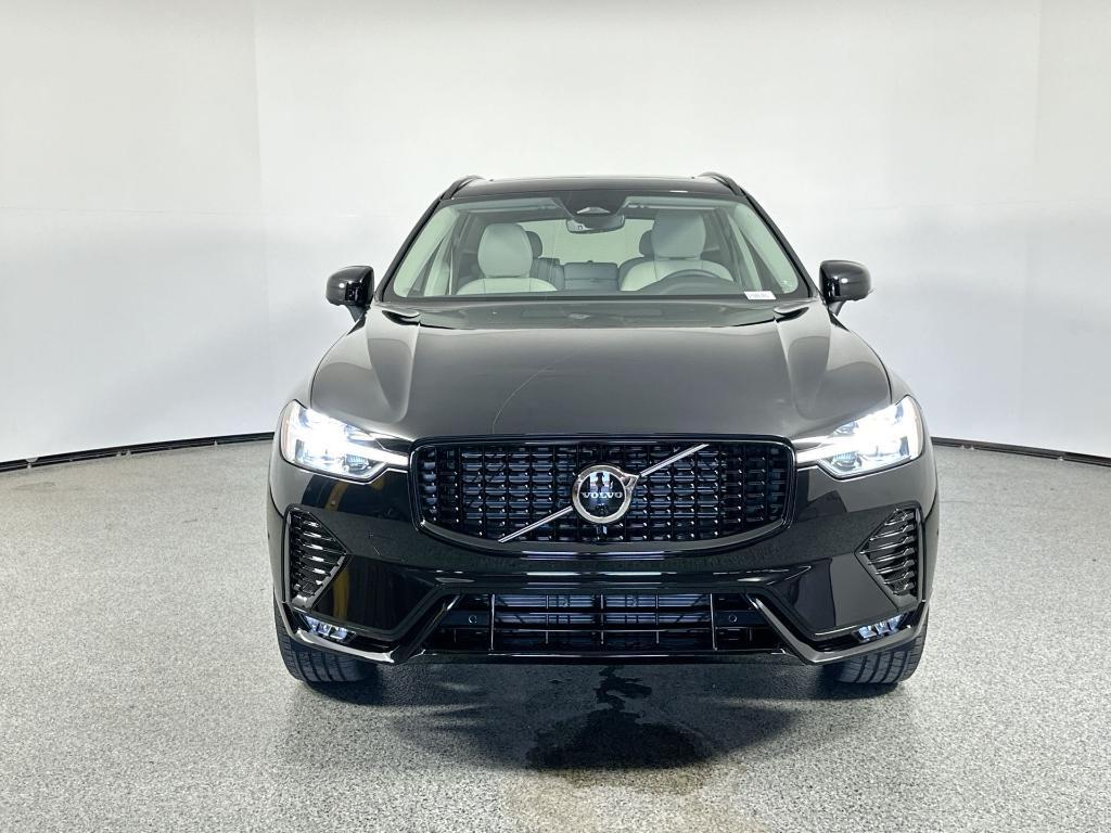 new 2025 Volvo XC60 car, priced at $49,881