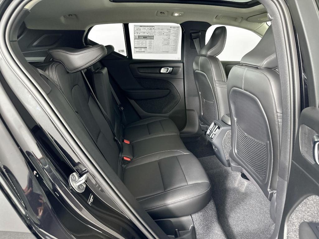 new 2025 Volvo XC40 car, priced at $38,216