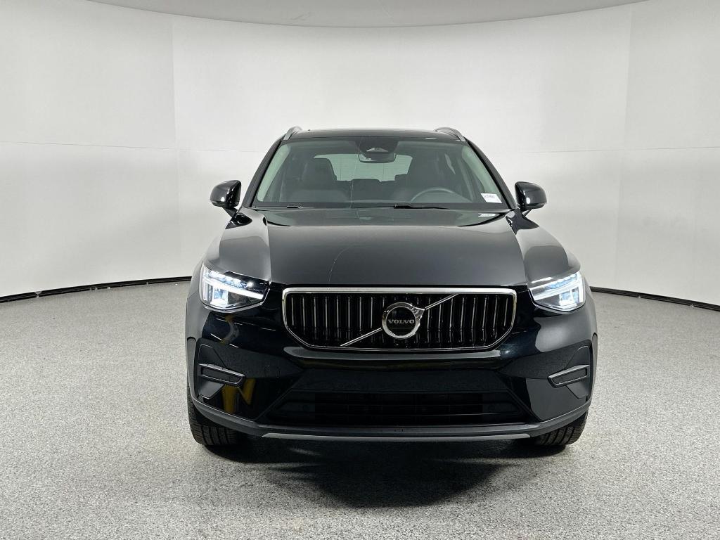 new 2025 Volvo XC40 car, priced at $46,735