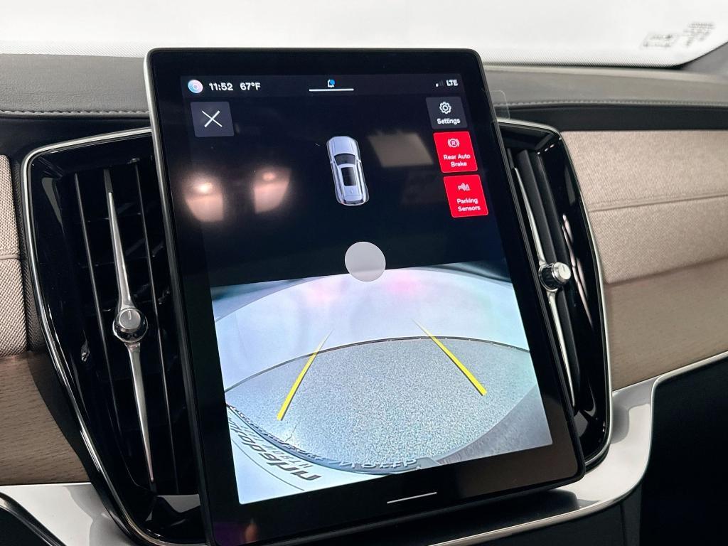 new 2025 Volvo XC90 car, priced at $70,365