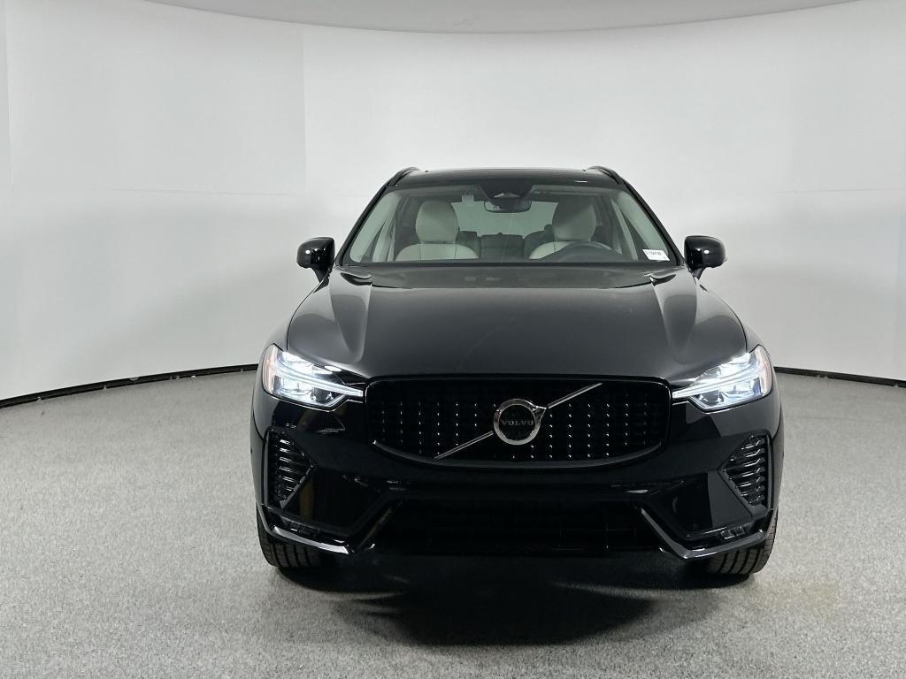 new 2025 Volvo XC60 car, priced at $54,610