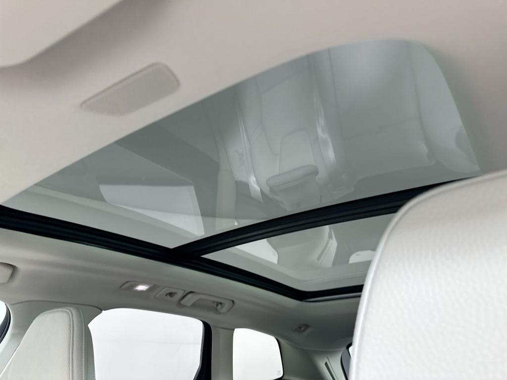 new 2025 Volvo XC60 car, priced at $54,610