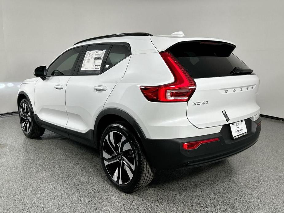 new 2025 Volvo XC40 car, priced at $48,991