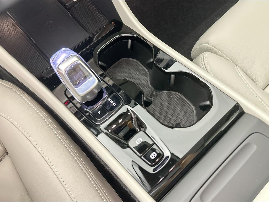 new 2026 Volvo XC40 car, priced at $45,850