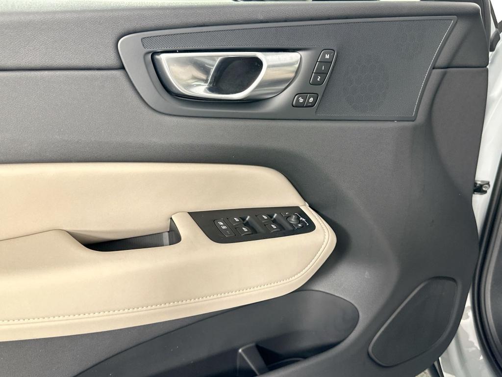 new 2026 Volvo XC60 car, priced at $57,985