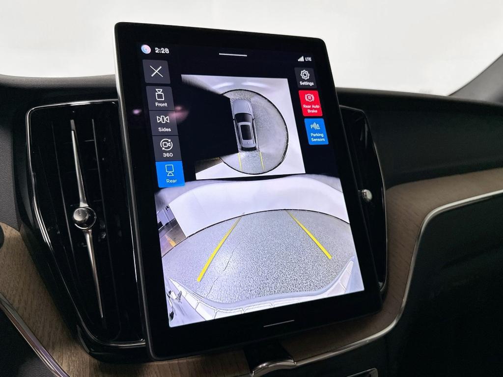 new 2026 Volvo XC60 car, priced at $57,985