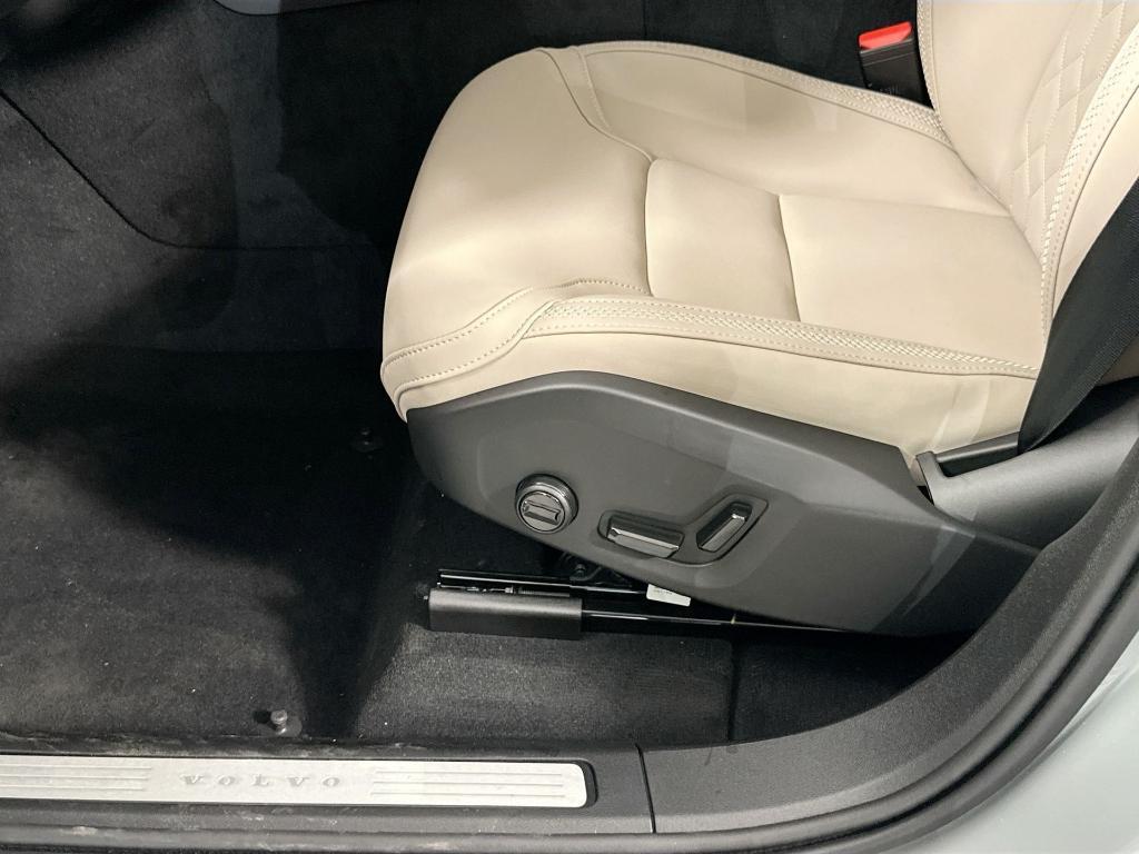 new 2026 Volvo XC60 car, priced at $57,985