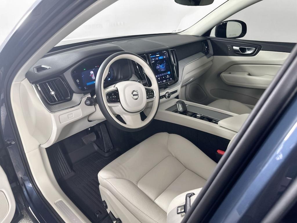 new 2025 Volvo XC60 car, priced at $51,567