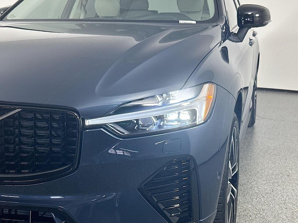 new 2025 Volvo XC60 car, priced at $51,567