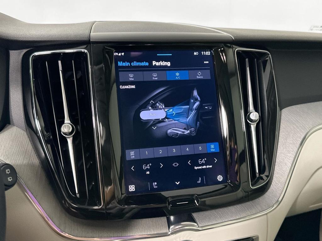 new 2025 Volvo XC60 car, priced at $51,567