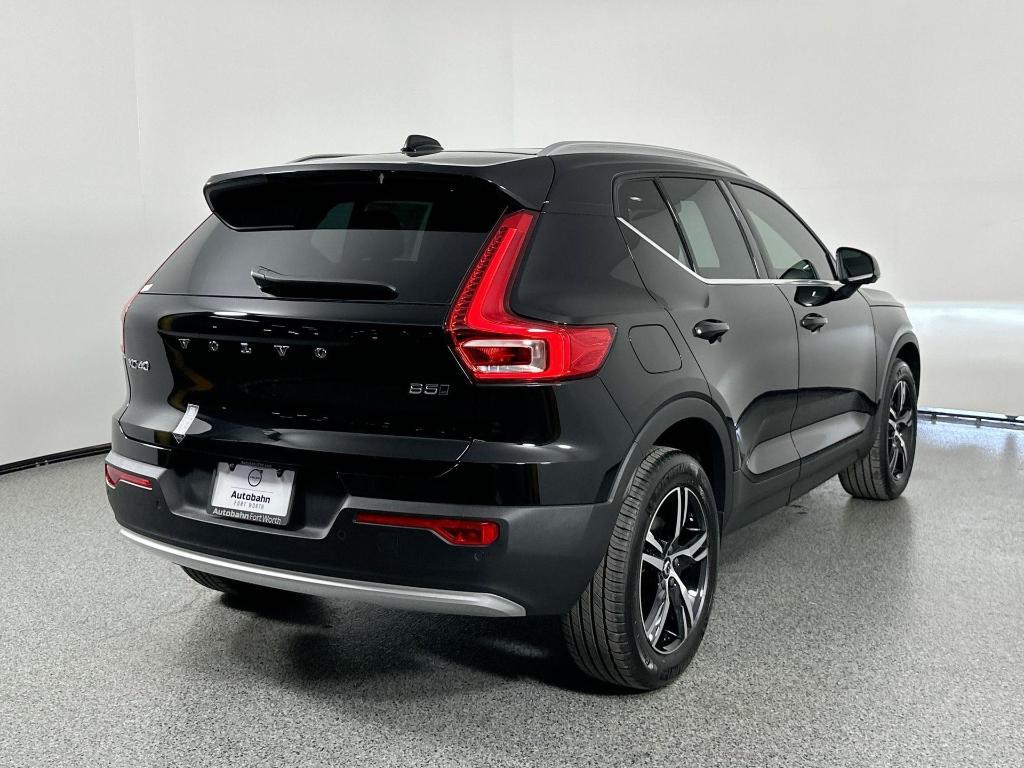 new 2025 Volvo XC40 car, priced at $44,215
