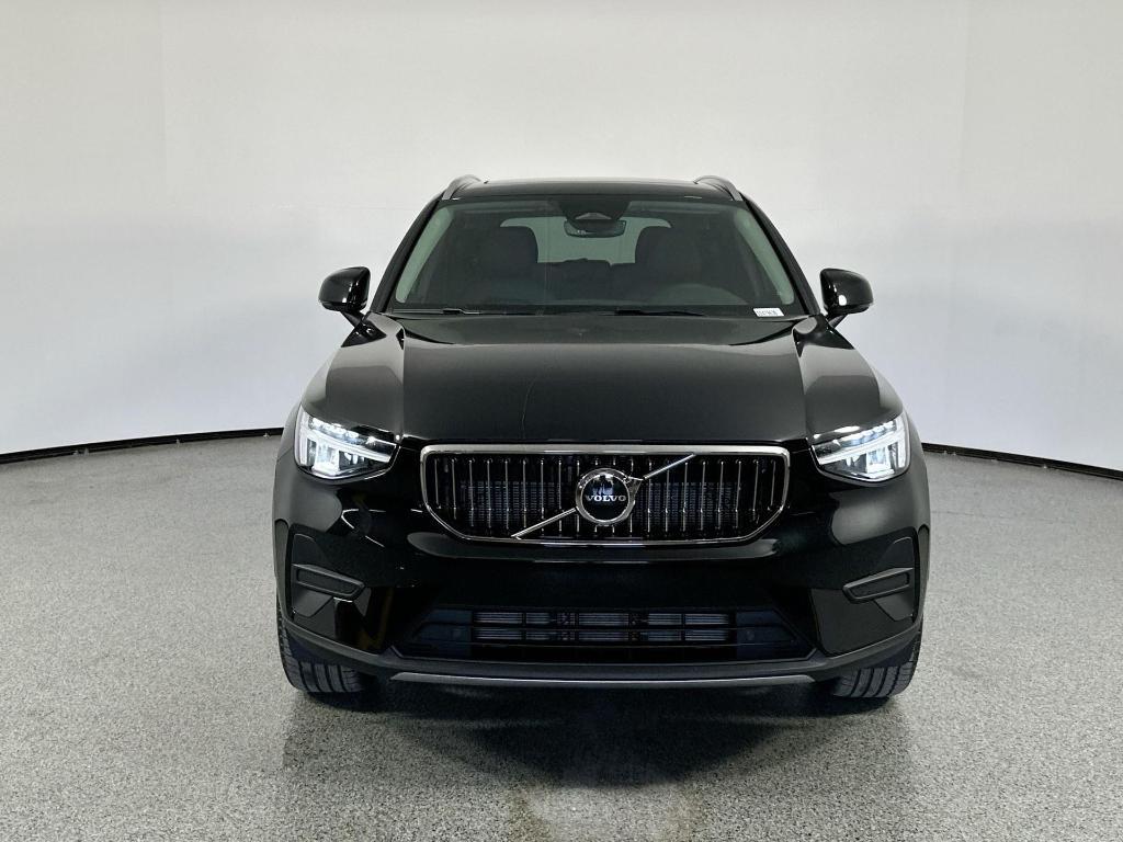 new 2025 Volvo XC40 car, priced at $44,215