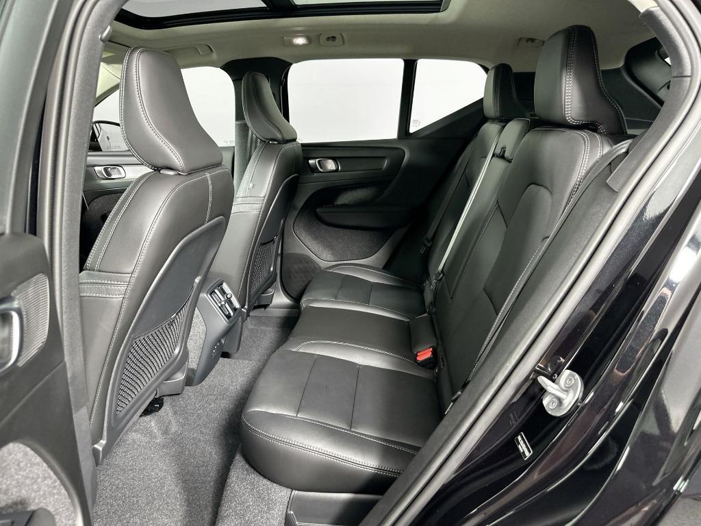 new 2025 Volvo XC40 car, priced at $44,215