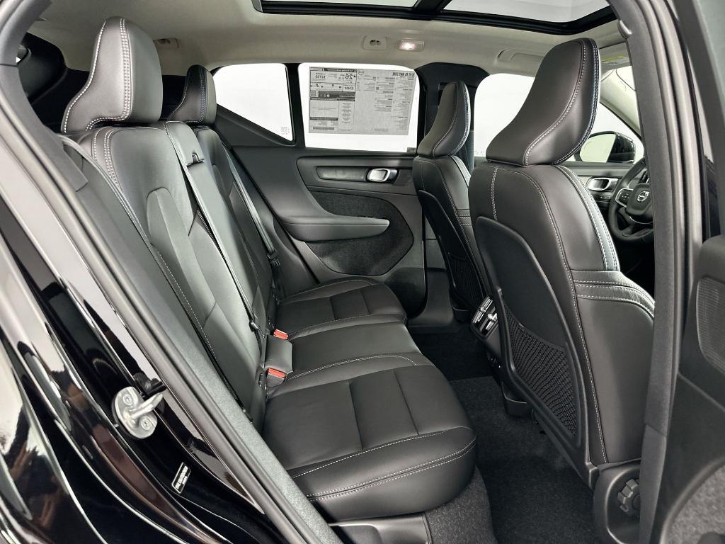 new 2025 Volvo XC40 car, priced at $36,988
